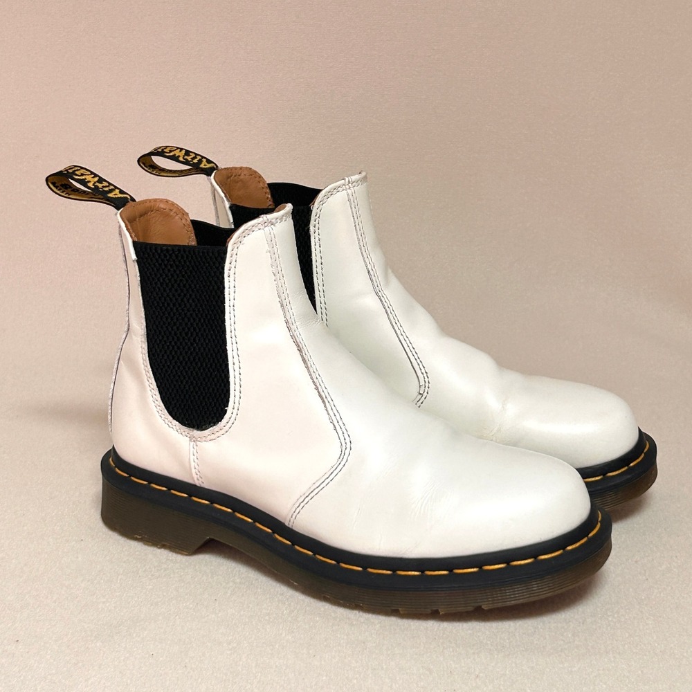 Dr. Martens 2976 YS Chelsea Boots Womens 7 White Leather Ankle Boots
